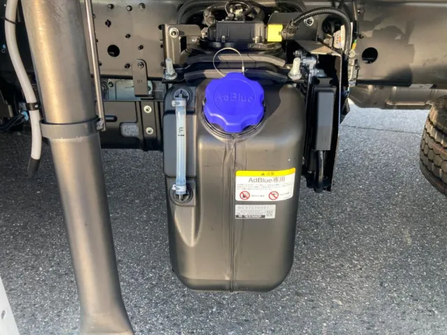 アドブルータンクです。|日野 レンジャー 2KG-FD2ABG(2WD)の写真38