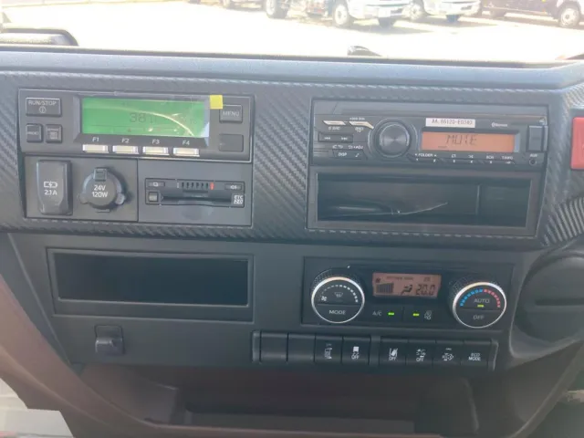 インパネ周りです。|日野 レンジャー 2KG-FD2ABG(2WD)の写真41