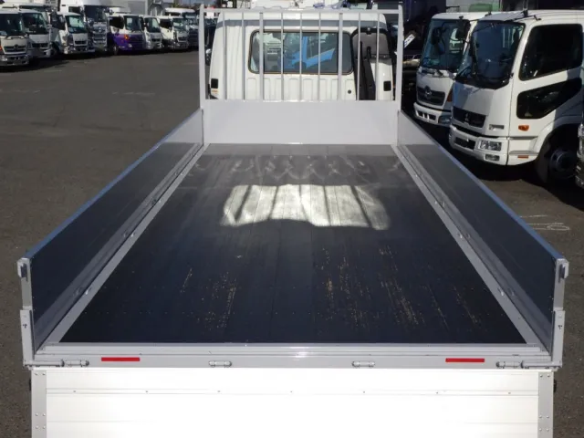 床板の状態です。|三菱 ファイター 2KG-FK62F(2WD)の写真10