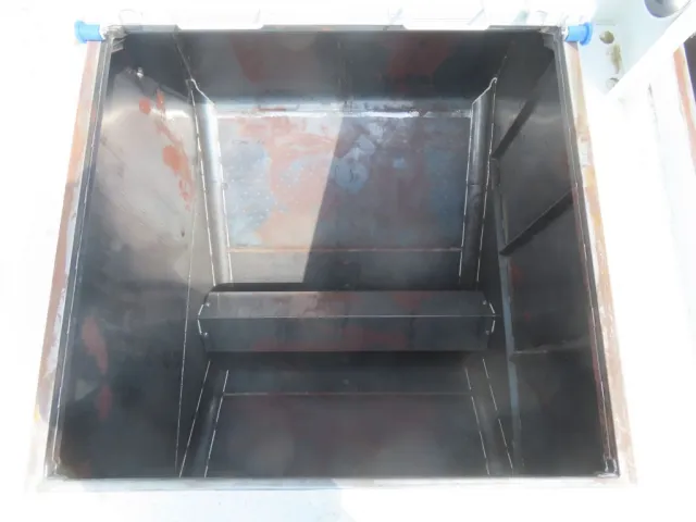 前から3室目です。|三菱 スーパーグレート 2KG-FV80VYPの写真13