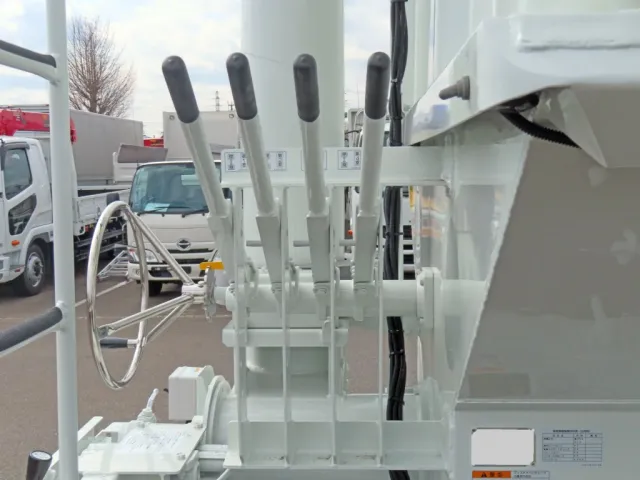 上物の操作レバーです。|三菱 スーパーグレート 2KG-FV80VYPの写真17