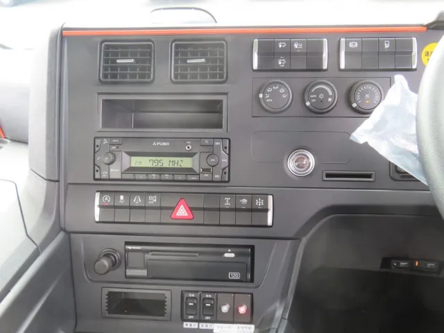 インパネ周りの状態です。|三菱 スーパーグレート 2KG-FV80VYPの写真26