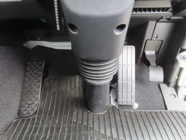 2ペダルです。|三菱 スーパーグレート 2KG-FV80VYPの写真28