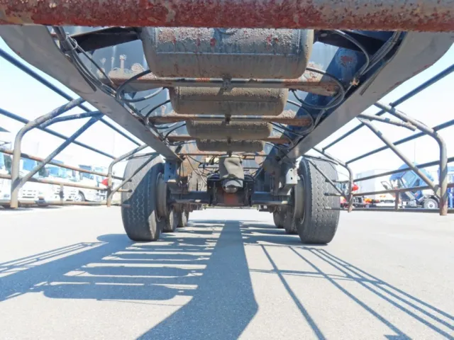 中央下廻りにサビ・塗装の剝がれがあります。|トレクス  CTB34003改の写真15