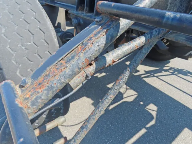 サイドバンパーステーに腐食穴があります。|トレクス  CTB34003改の写真30