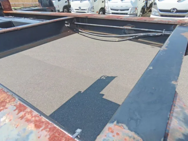 クロスメンバー内部にサビがあります。|トレクス  CTB34003改の写真35