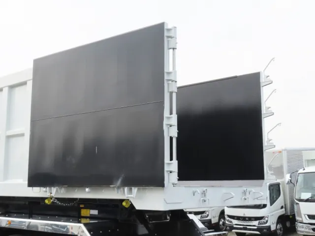 リア扉は片開式です。|コダイラ  KFL32改の写真10