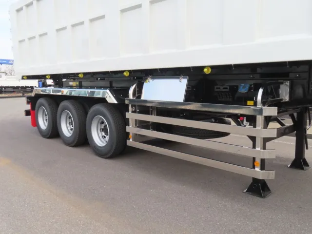 サイドバンパー・サイドバンパーステーはステンレス製です。|コダイラ  KFL32改の写真13