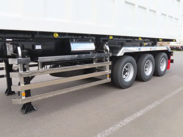 サイドバンパー・サイドバンパーステーはステンレス製です。|コダイラ  KFL32改の写真15