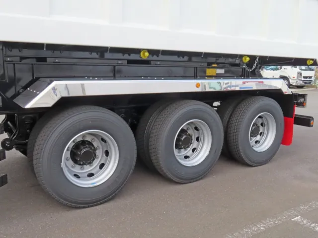 リアフェンダーはステンレス製です。|コダイラ  KFL32改の写真17