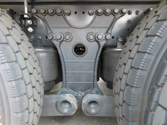 エアサスです。|日野 プロフィア 2DG-FR1AHCの写真5