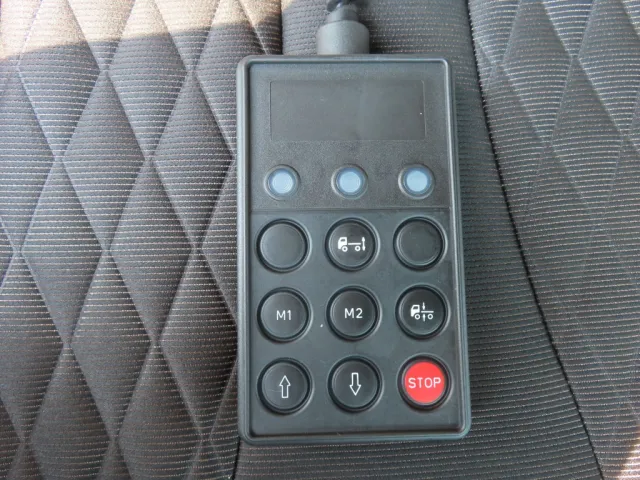 エアサスのコントローラーです。|日野 プロフィア 2DG-FR1AHCの写真20