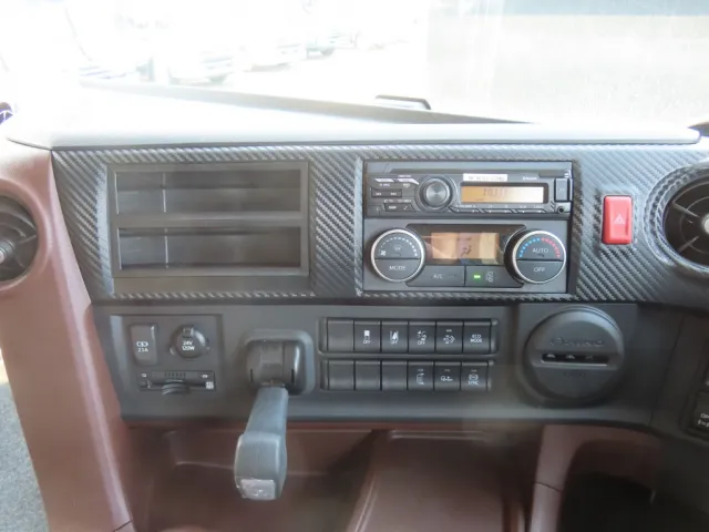 インパネ周りの状態です。|日野 プロフィア 2DG-FR1AHCの写真22