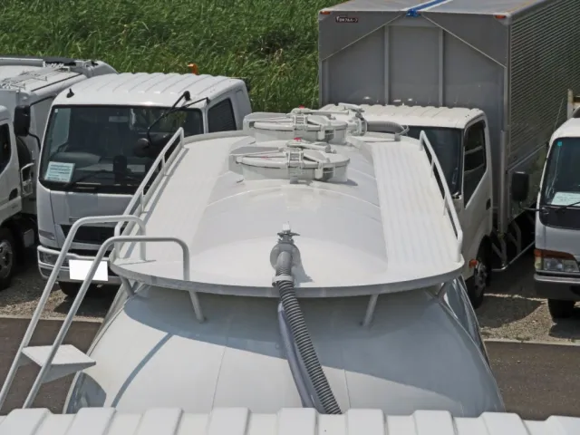 タンク2室です。|三菱 スーパーグレート 2PG-FV84GZの写真7