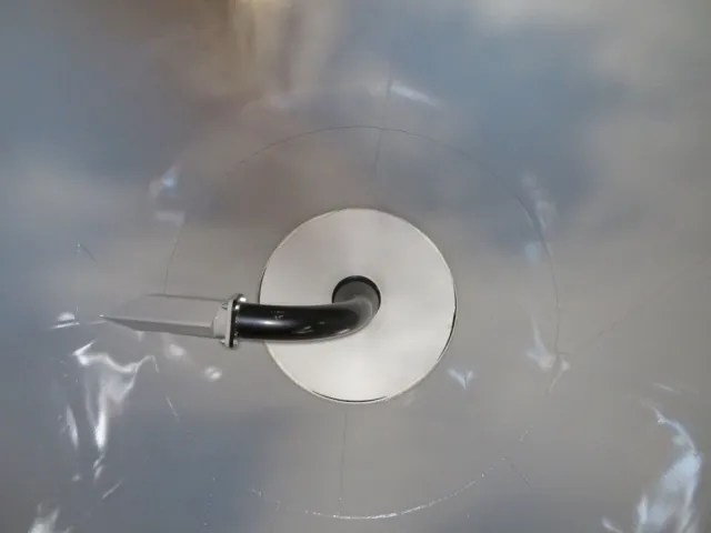 後方のタンク内部の状態です。|三菱 スーパーグレート 2PG-FV84GZの写真9