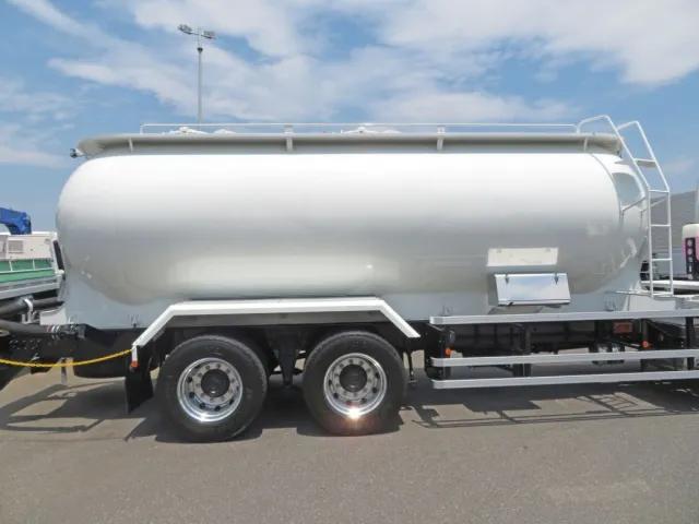 タンクの状態です。|三菱 スーパーグレート 2PG-FV84GZの写真11