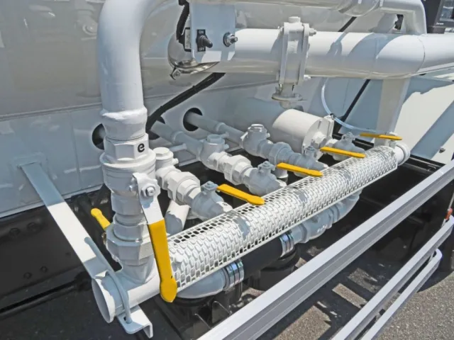 配管の状態です。|三菱 スーパーグレート 2PG-FV84GZの写真14