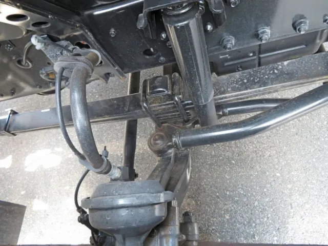 脚廻りに少し置きサビがあります。|三菱 スーパーグレート 2PG-FV84GZの写真26