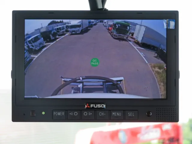 液晶バックモニター付きです。|三菱 スーパーグレート 2PG-FV84GZの写真33