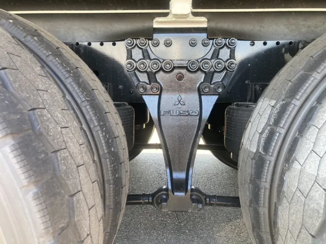 シャーシとエアサスの状態です。|三菱 スーパーグレート 2PG-FU84GZの写真5