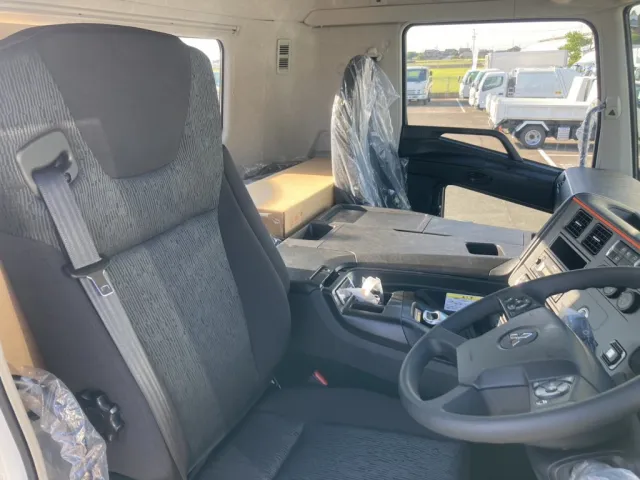 車内です。|三菱 スーパーグレート 2PG-FU84GZの写真8