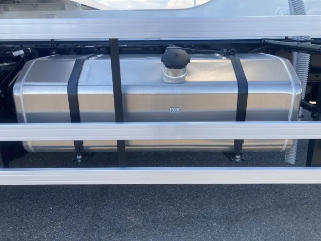 燃料タンクです。|三菱 スーパーグレート 2PG-FU84GZの写真29