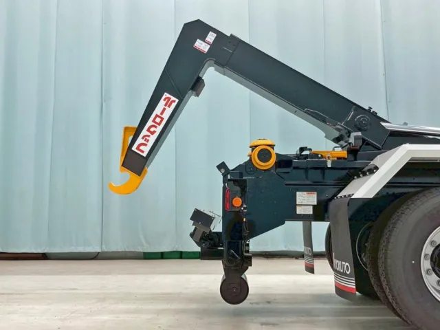 リヤバンパーは格納できます。|三菱 スーパーグレート 2PG-FV80VYの写真12