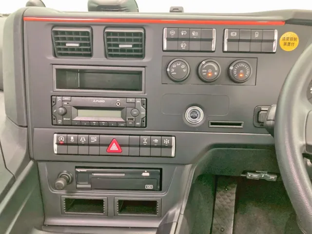インパネ周りの状態です。|三菱 スーパーグレート 2PG-FV80VYの写真23