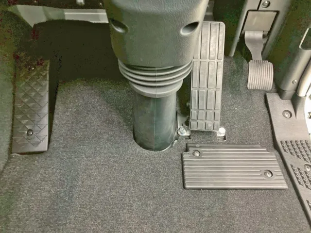 2ペダル仕様です。|三菱 スーパーグレート 2PG-FV80VYの写真25