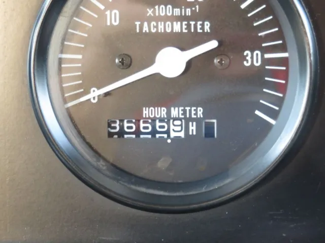 アワーメーターです。|いすゞ フォワード KL-FTR33F4改の写真16