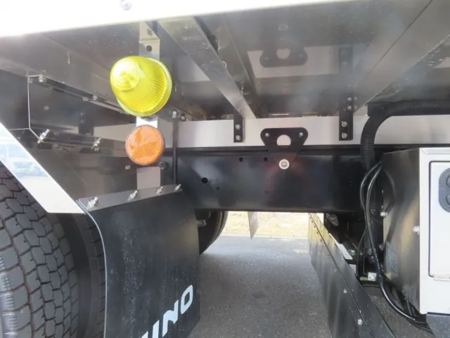 シャーシとネタの状態です。(ネタはアルミ製です)|日野 レンジャー 2KG-FD2ABG(2WD)の写真7