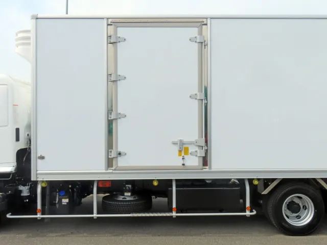 サイドドア付きです。|日野 レンジャー 2KG-FD2ABG(2WD)の写真9