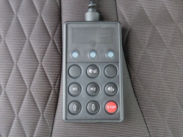 エアサスのコントローラーです。|日野 レンジャー 2KG-FD2ABG(2WD)の写真18