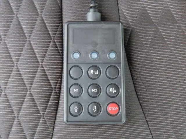 エアサスのコントローラーです。|日野 レンジャー 2KG-FD2ABG(2WD)の写真22