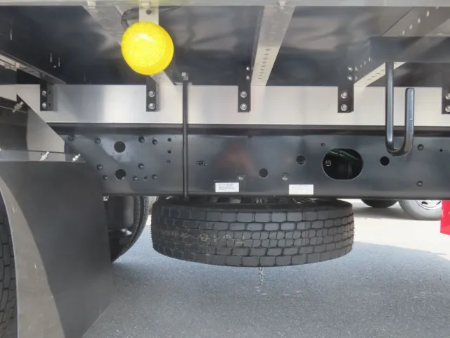 シャーシとネタの状態です。（縦ネタ・横ネタはアルミ製です）|三菱 ファイター 2KG-FK65F(2WD)の写真7