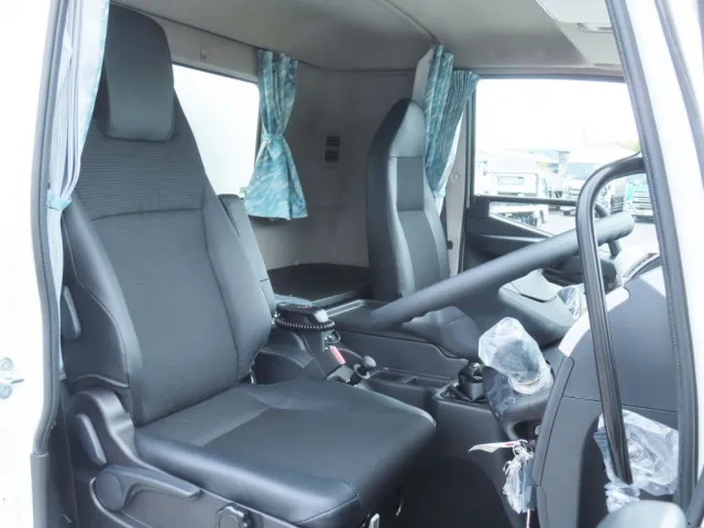 三菱 ファイター 2KG-FK65F(2WD)の写真6