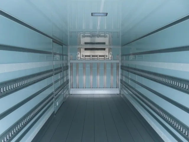 システムフロアです。|三菱 ファイター 2KG-FK65F(2WD)の写真9