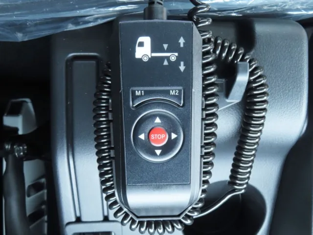 エアサスのコントローラーです。|三菱 ファイター 2KG-FK65F(2WD)の写真23