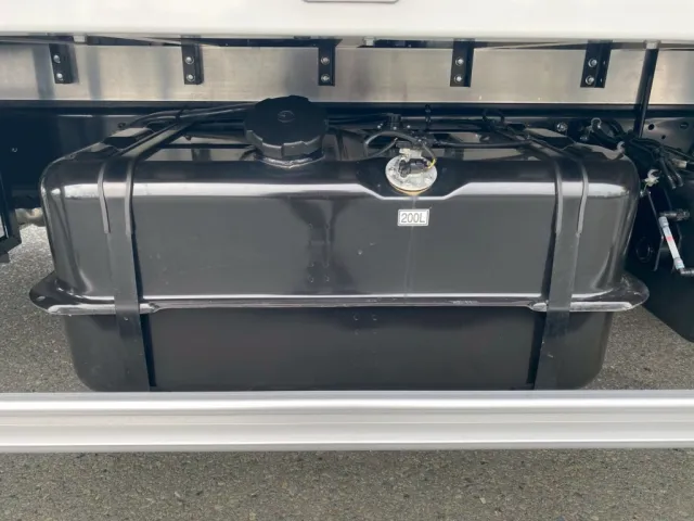 燃料タンクは200Lです|三菱 ファイター 2KG-FK65F(2WD)の写真14