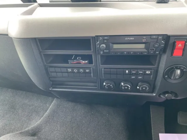 インパネ廻り|三菱 ファイター 2KG-FK65F(2WD)の写真20