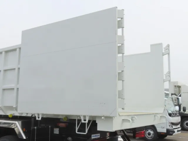 リア扉は横開き式です。|三菱 スーパーグレート 2PG-FV80VZの写真14