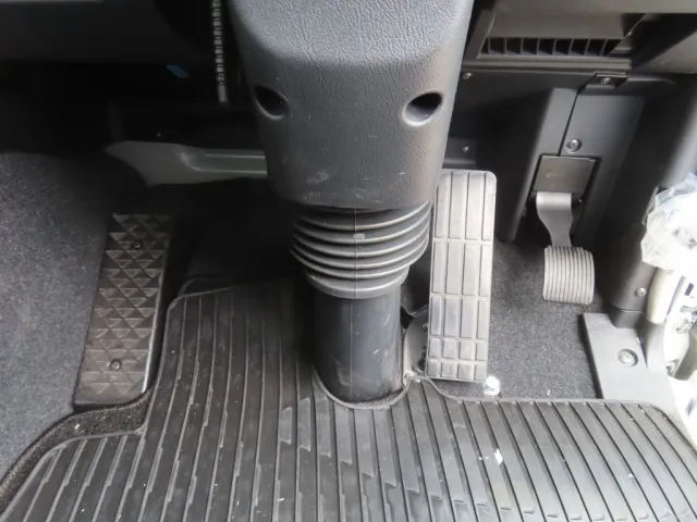 2ペダルです。|三菱 スーパーグレート 2PG-FV80VZの写真21