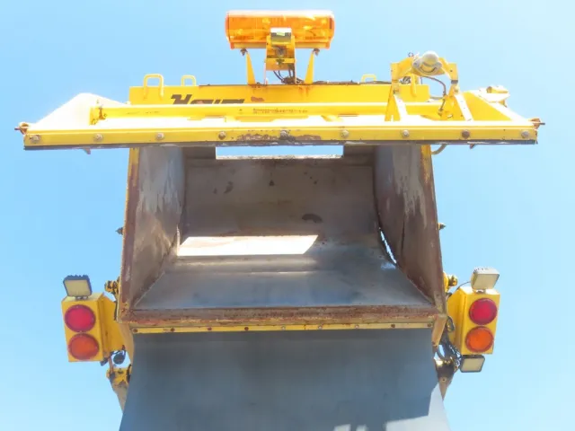 ホッパー内部の状態です。|いすゞ フォワード SKG-FRR90T2改(2WD)の写真7