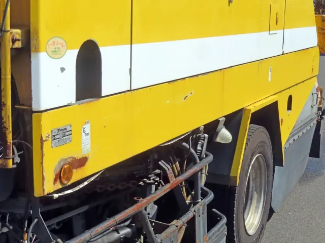 ボディー側面各所に細かいサビがあります。|いすゞ フォワード SKG-FRR90T2改(2WD)の写真31