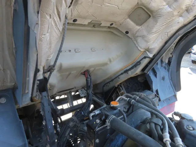 キャブ下面の状態です。|いすゞ フォワード SKG-FRR90T2改(2WD)の写真39