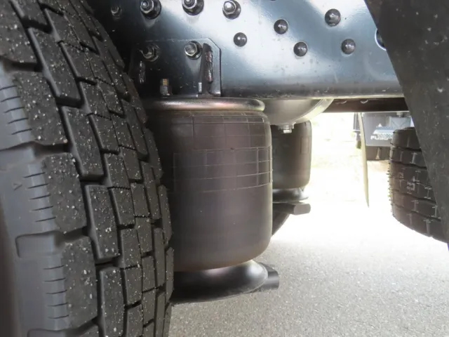 エアサスです。|三菱 ファイター 2KG-FK65F(2WD)の写真5