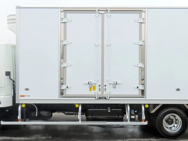 サイドドア付きです。|三菱 ファイター 2KG-FK65F(2WD)の写真8