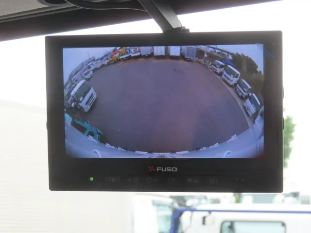 液晶バックモニター付きです。|三菱 ファイター 2KG-FK65F(2WD)の写真17