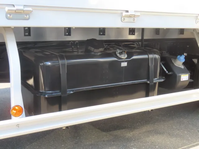 燃料タンクは200Lです。|三菱 ファイター 2KG-FK65F(2WD)の写真13