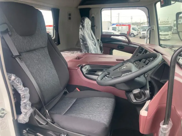 車内です。|三菱 スーパーグレート 2RG-FP84VDRの写真8